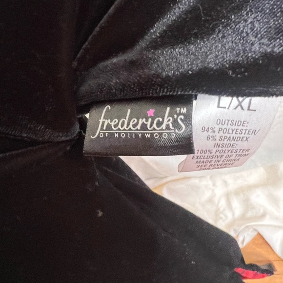 SzL/XL, Fredericks of Hollywood, vintage, black and red, Asian inspired robe. - Picture 8 of 10